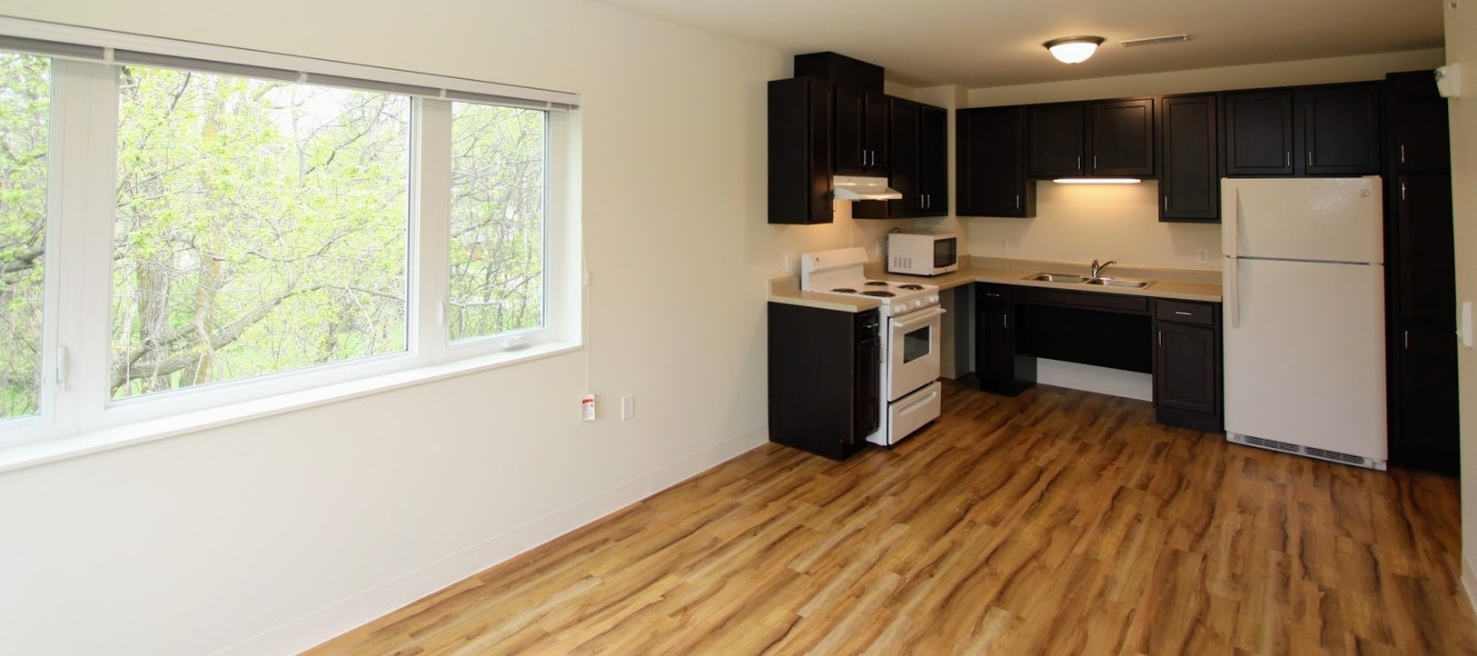 CREEKVIEW apartments Full Circle Communities